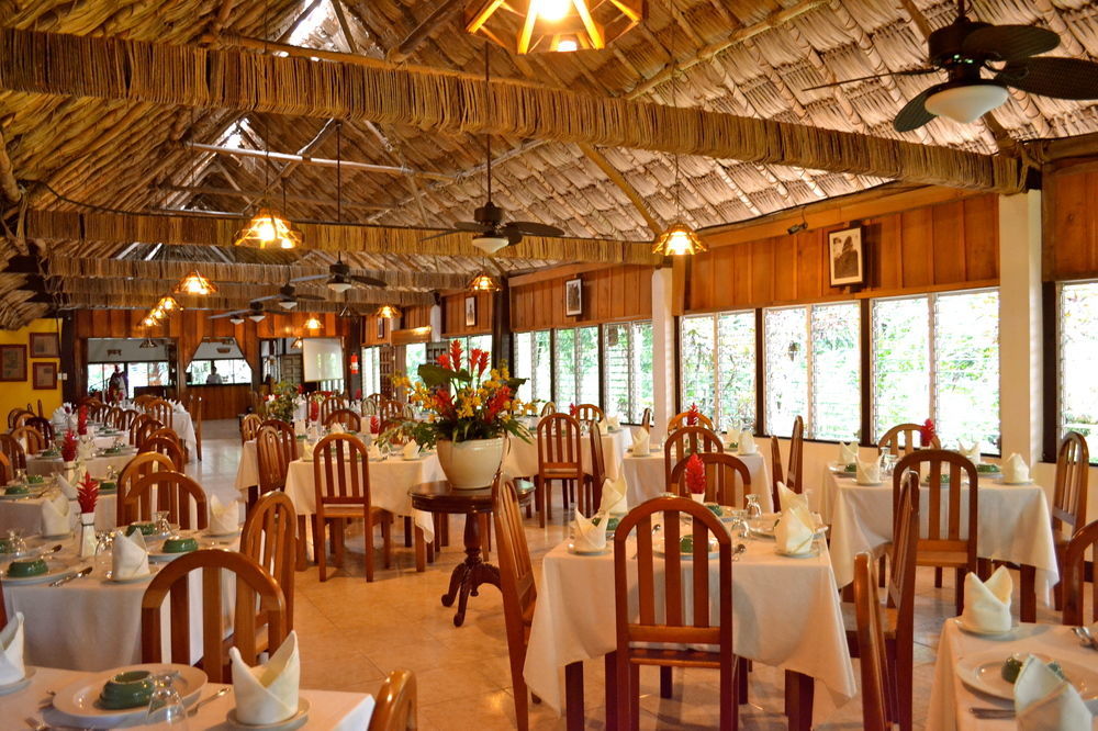 Hotel Jungle Lodge Tikal Esterno foto