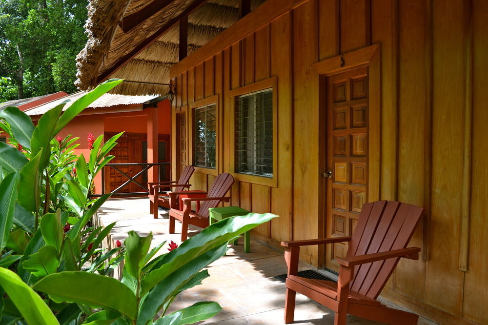 Hotel Jungle Lodge Tikal Esterno foto
