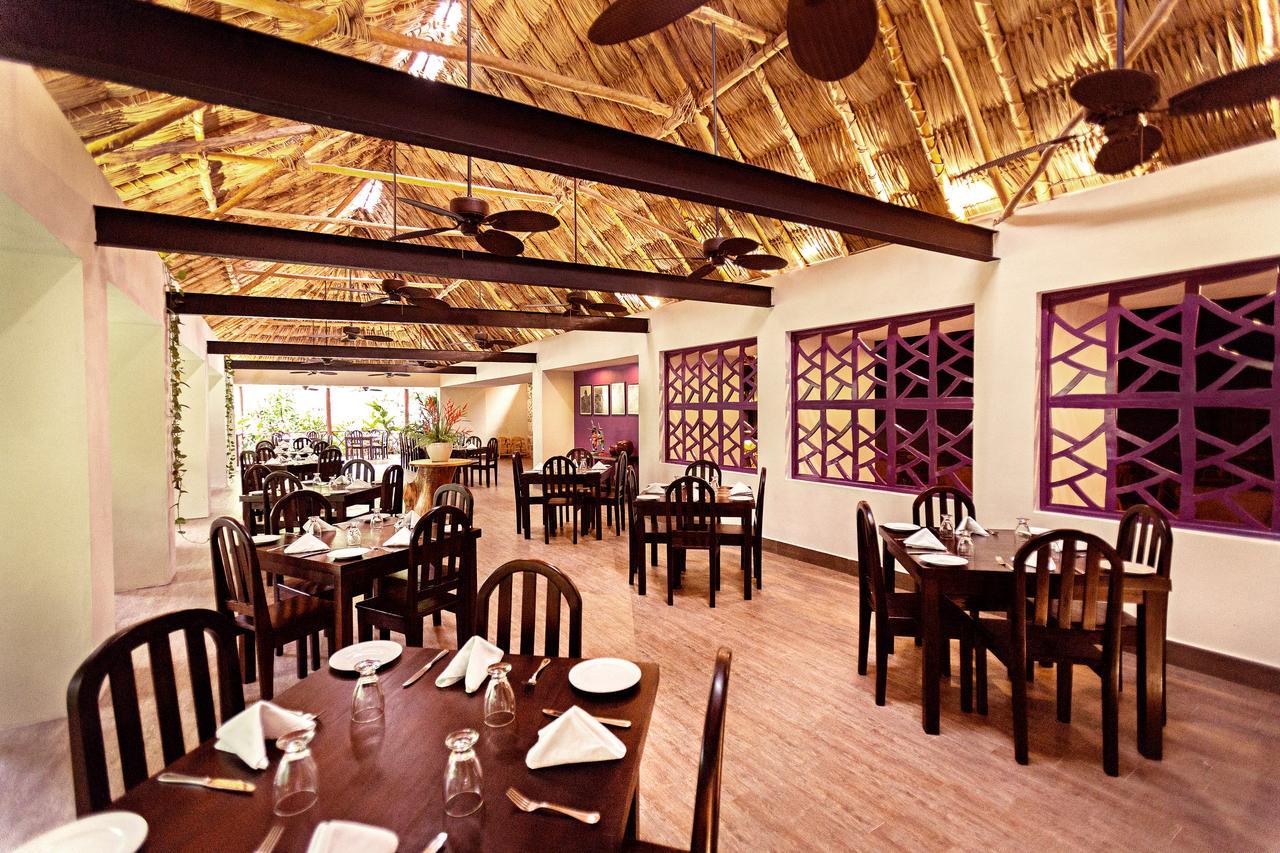 Hotel Jungle Lodge Tikal Esterno foto