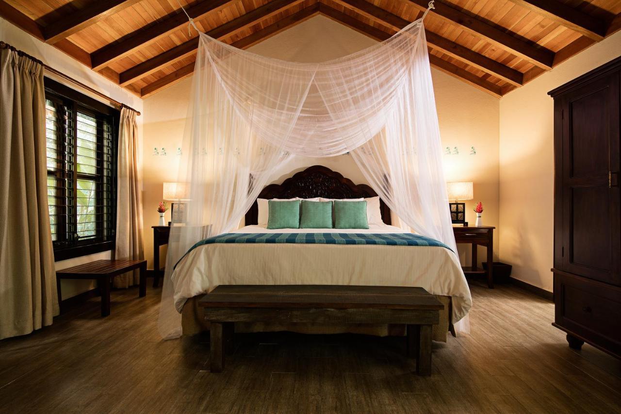 Hotel Jungle Lodge Tikal Esterno foto